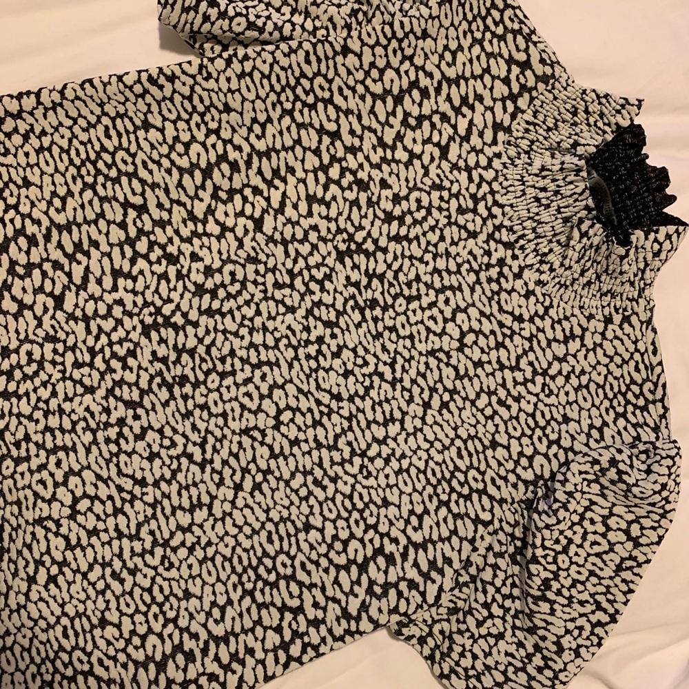 Leopard Puffed Shoulders - Picture 3 of 3